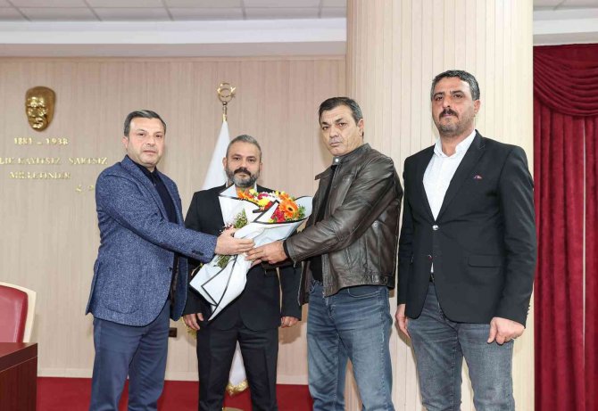 Yüreğir Belediyesi İşçilerine Yüzde 70 Zam