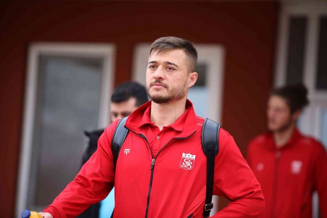 Sivasspor Kafilesi Kupa Maçı İçin Kayseri’ye Gitti