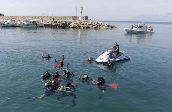 10 Kişilik Gönüllü Dalgıç Ekibi Hayalet Ağları Temizleyecek