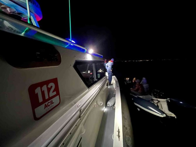 19 Düzensiz Göçmen Yakalandı, 45’i Kurtarıldı