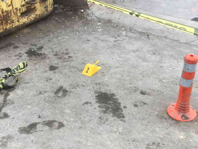 Adliye Önünde Çıkan Tartışma Kanlı Bitti :1 Yaralı