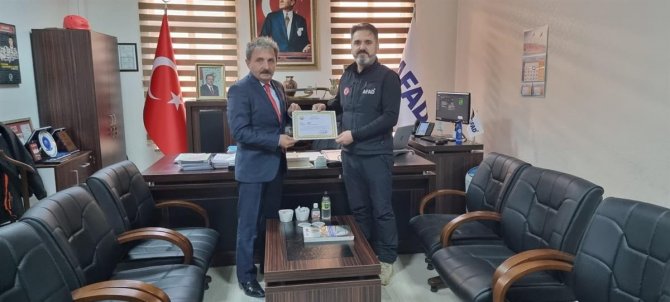 Afad Personellerine Vali Dr. Kızılkay ’Teşekkür Belgesi’ Gönderdi