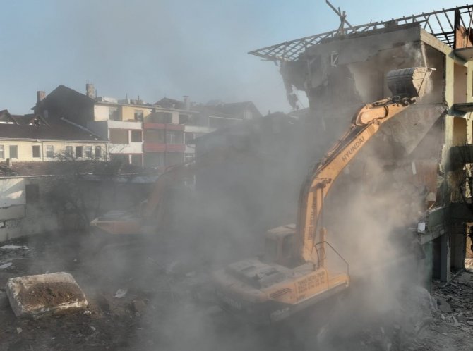 Asrın Felaketinde Kalan İzler Siliniyor