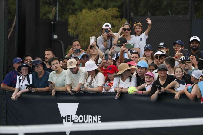 Avustralya Açık’ta Rus Ve Belarus Bayraklarına Yasak