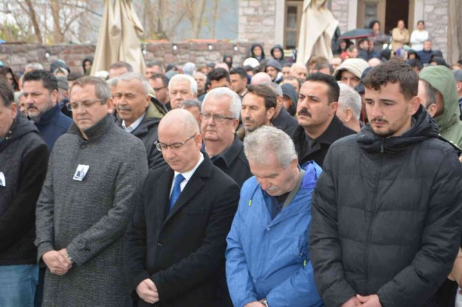 Ayvalık Belediye Başkan Yardımcısı Ersan Bahar Gözyaşlarıyla Uğurlandı