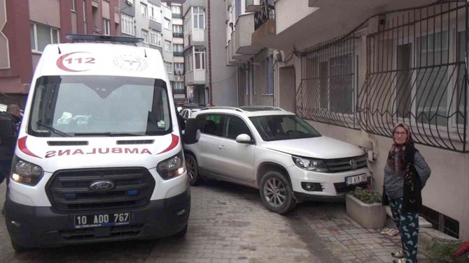 Bandırma’da Trafik Kazası: Doğalgaz Hattı Borusuna Çarptı