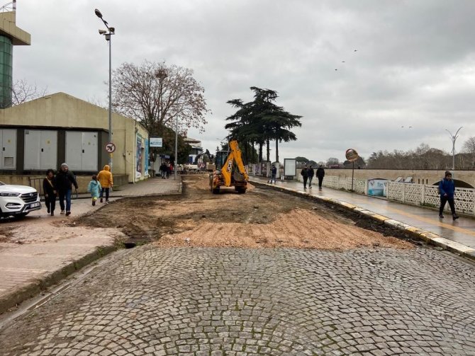 Biga’nın Cadde Ve Sokakları Bir Bir Yenileniyor