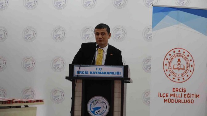 Erciş’te Başarılı Öğretmenlere Taltif Belgesi Verildi