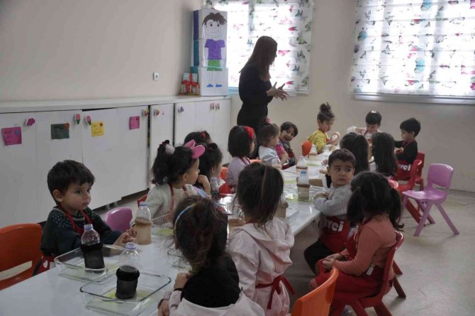 Kreşte Çocuklar Bilimle Tanışıyor