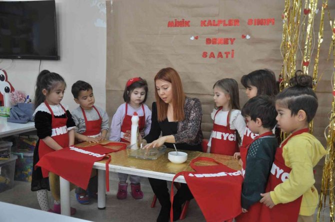 Kreşte Çocuklar Bilimle Tanışıyor