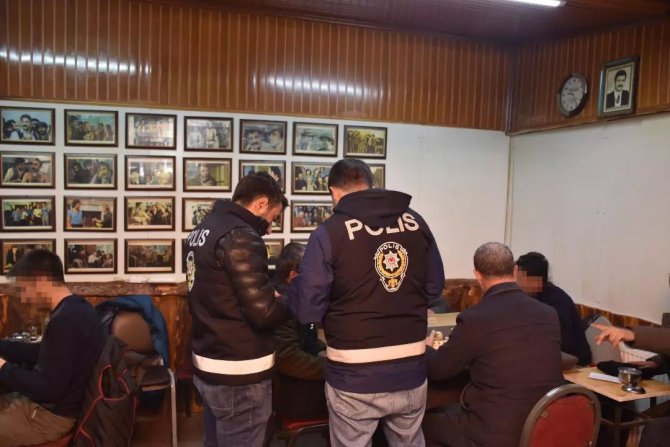 Erzincan’da Yapılan Kumar Uygulamasında 11 Kişiye 6 Bin 787 Tl Para Cezası Kesildi