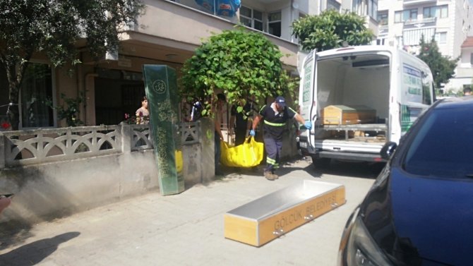 12 Bıçak Darbesiyle Eşini Öldüren Koca Hakim Karşısına Çıktı