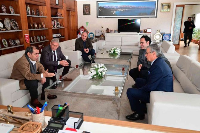 Galatasaray Başkanı Dursun Özbek, Kemer’de Ziyaretlerde Bulundu