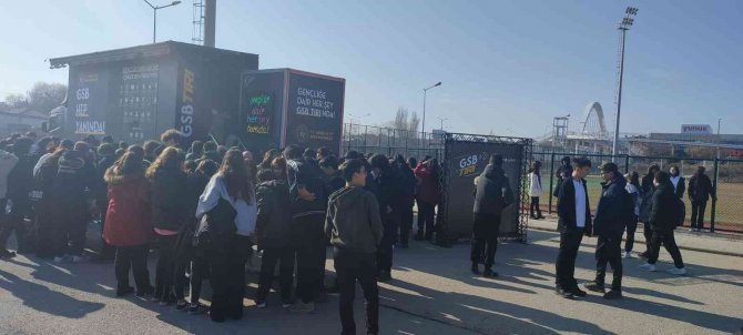 Gençlik Ve Spor Bakanlığı’nın Tırı Gölbaşı’nda Gençlerle Buluştu