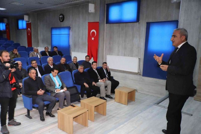 Hakkari’de Muhtarlar "Aile Okulu"nda