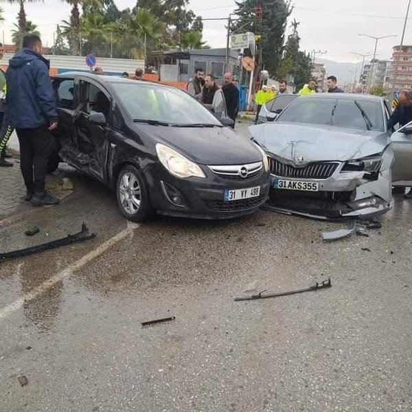 Hatay’da Trafik Kazası: 1 Ölü, 2 Yaralı