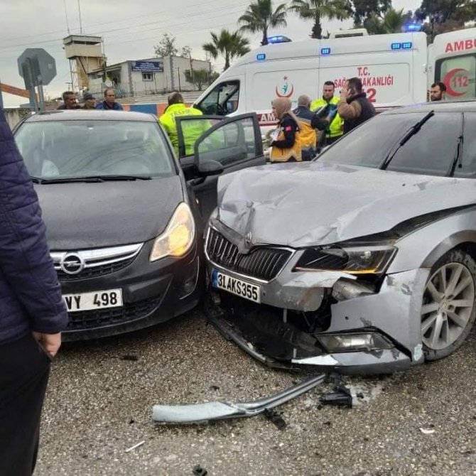 Hatay’da Trafik Kazası: 1 Ölü, 2 Yaralı
