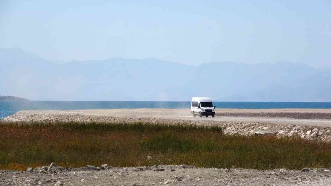 Üzerinden Uçakların Geçtiği Sahil Yolu Tamamlanıyor