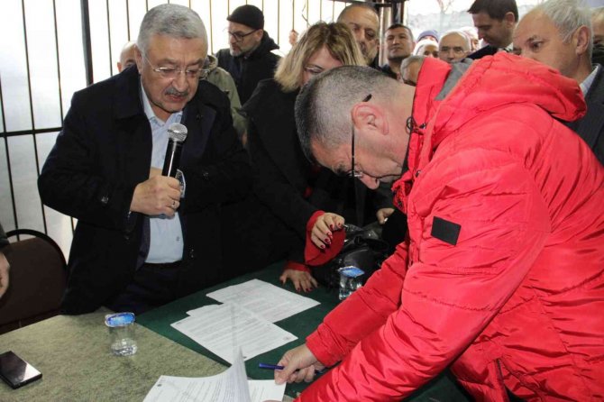 İ̇zmir’deki 30 Yıllık Tapu Sorunu Sona Erdi