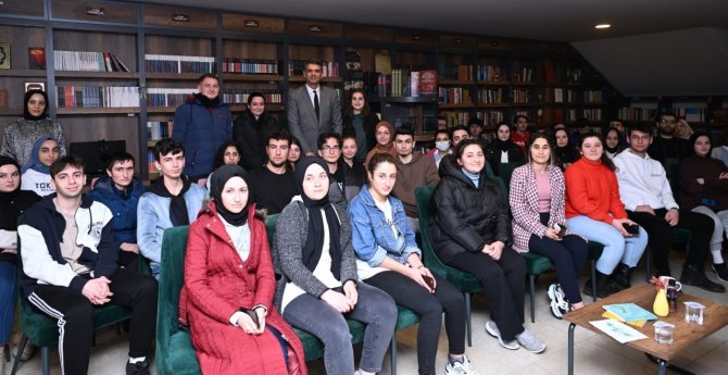Başkan Kocaman Gençlerle Tecrübelerini Paylaştı