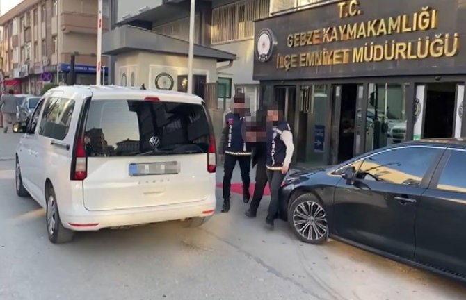 İ̇ş Yerinden Hırsızlık Yaptı, Aynı Gün Yakayı Ele Verdi