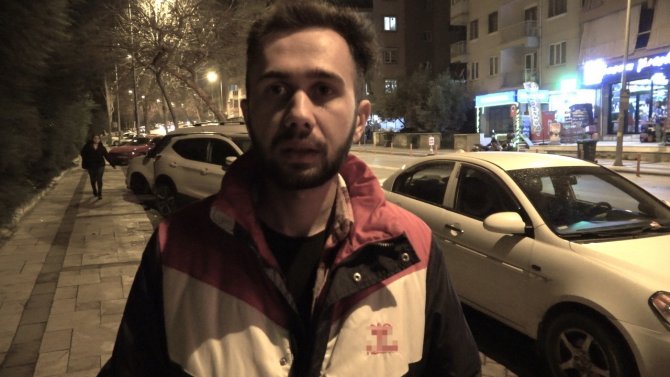 Hurdaya Dönen Araçlarını Kaza Bölgesinden İttirerek Kaçtılar