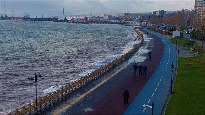 Meteoroloji Uyarmıştı: Marmara’da Şiddetli Fırtına
