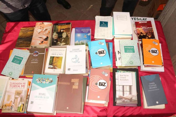 Müftülükten Cezaevlerine Kitap Desteği