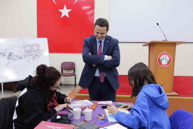 Muğla Sokakları Okur-gezer Projesi İle Şenleniyor