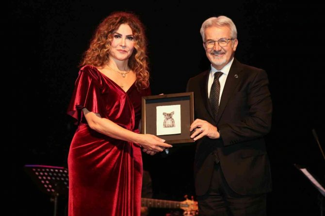 Nâzım Hikmet Doğum Gününde Bestelenmiş Eserleriyle Anıldı