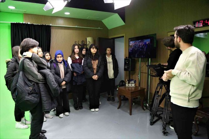 Keçiören’de Lise Öğrencilerine Radyo Ve Televizyon Yayıncılığı Anlatıldı