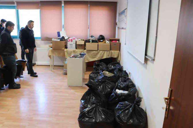 Yıllarca Emek Verip Aldıkları Diplomaları Tramvaylarda Unuttular
