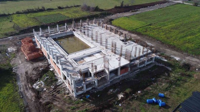 Tekkeköy Kapalı Yüzme Havuzuna Kavuşuyor