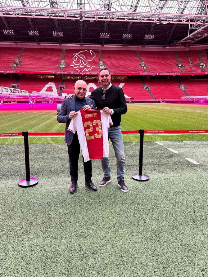 Tff Başkanı Büyükekşi Ve Beraberindeki Heyet, Ajax Tesislerini Ziyaret Etti