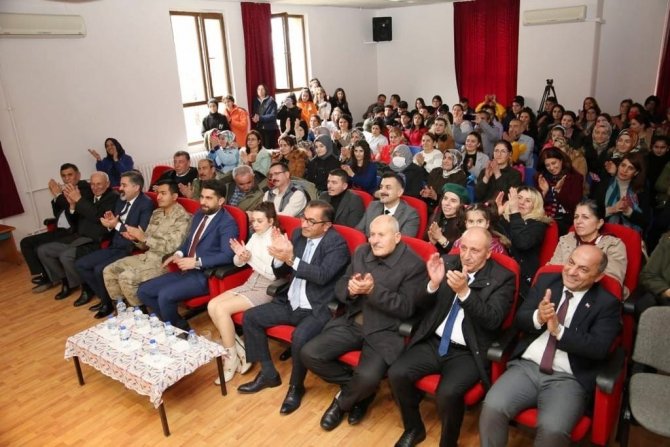 Tunceli’de Şarkılar Bizi Söyler, Biz De Şarkı Söyleriz Konseri