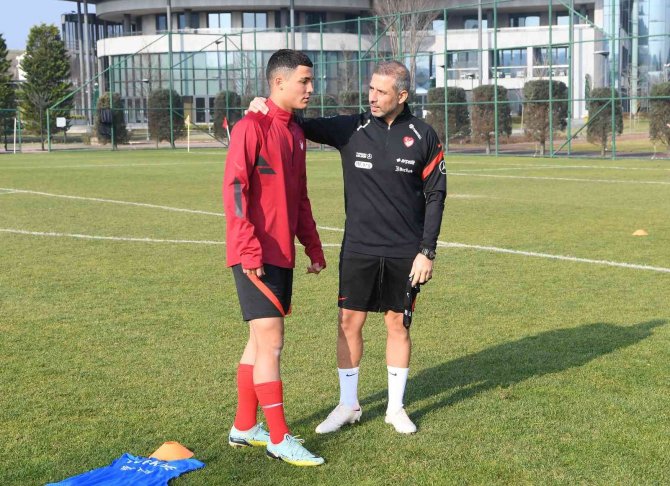 U18 Milli Takımı Riva’da Hazırlıklarına Başladı