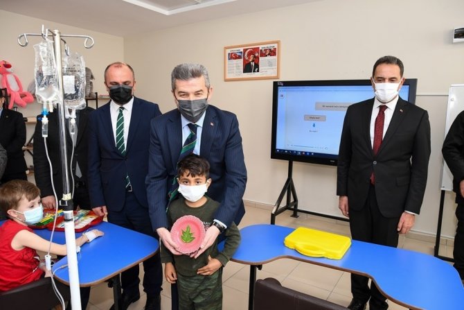 Vali Ergün, Okulum Hastanemde Projesini Hayata Geçirdi