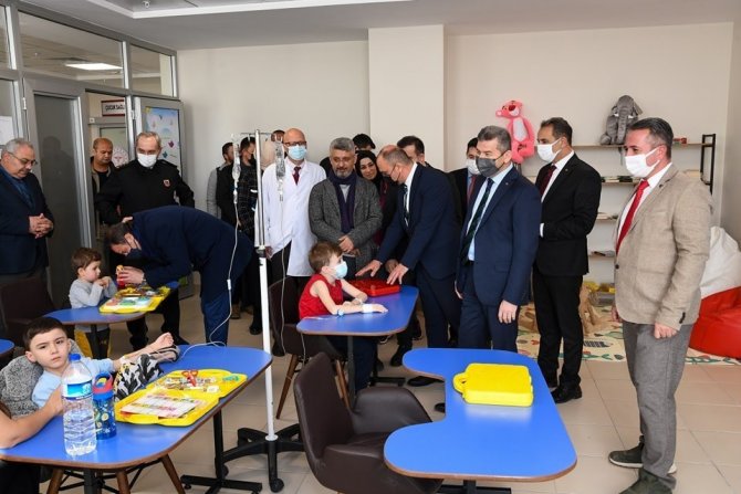 Vali Ergün, Okulum Hastanemde Projesini Hayata Geçirdi