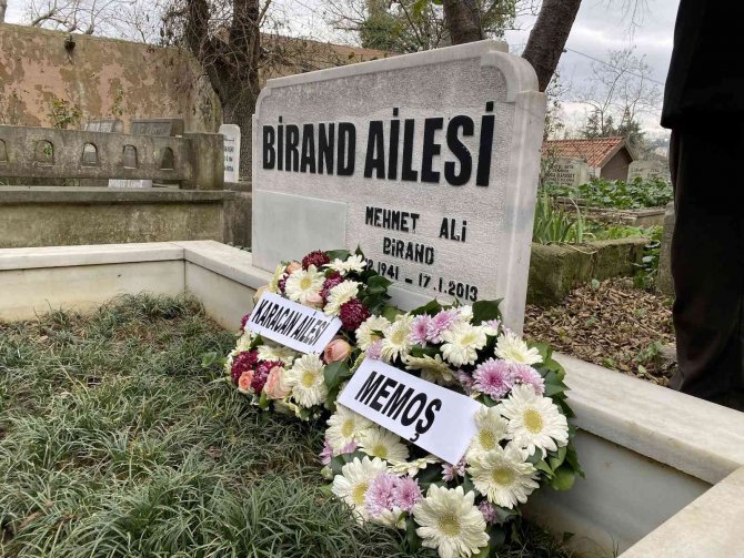 Mehmet Ali Birand Vefatının 10. Yıl Dönümünde Mezarı Başında Anıldı