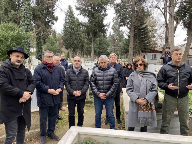 Mehmet Ali Birand Vefatının 10. Yıl Dönümünde Mezarı Başında Anıldı