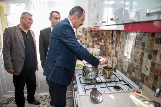 Başkan Tanış Doğal Gaz Ateşinde İlk Çayı Demledi