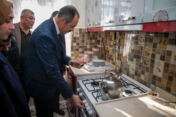 Başkan Tanış Doğal Gaz Ateşinde İlk Çayı Demledi