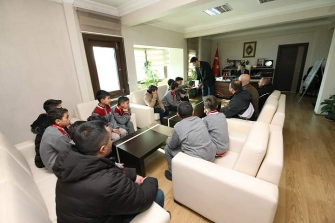 Kaymakam Nasır Sporcu Öğrencileri Kabul Etti