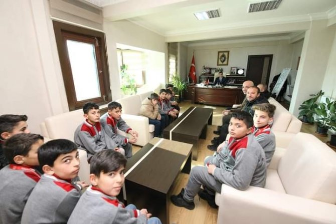 Kaymakam Nasır Sporcu Öğrencileri Kabul Etti