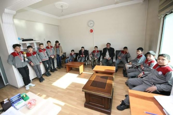 Kaymakam Nasır Sporcu Öğrencileri Kabul Etti