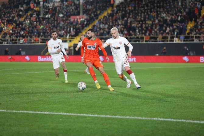 Ziraat Türkiye Kupası: Alanyaspor: 0 - Galatasaray: 2 (İ̇lk Yarı)