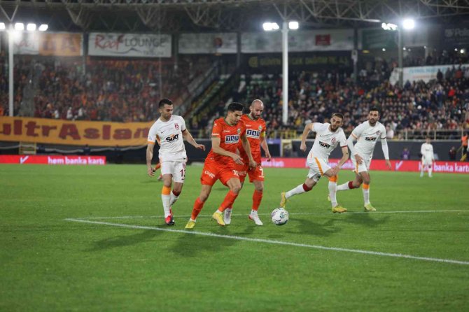 Ziraat Türkiye Kupası: Alanyaspor: 0 - Galatasaray: 2 (İ̇lk Yarı)