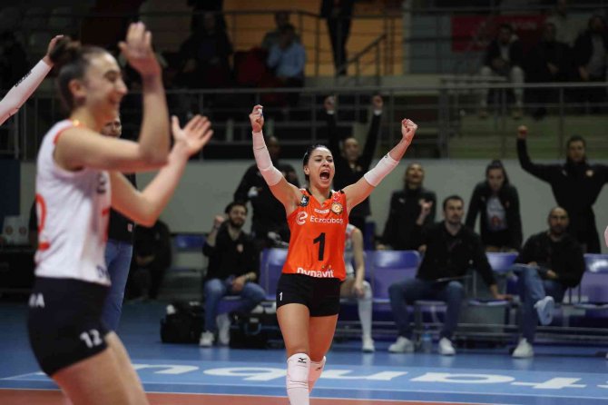 2023 Cev Şampiyonlar Ligi: Eczacıbaşı Dynavit: 3 - Maritza Plovdiv: 0
