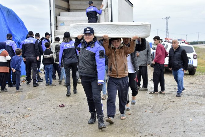 Polisten Tarım İşçilerine Yatak Desteği