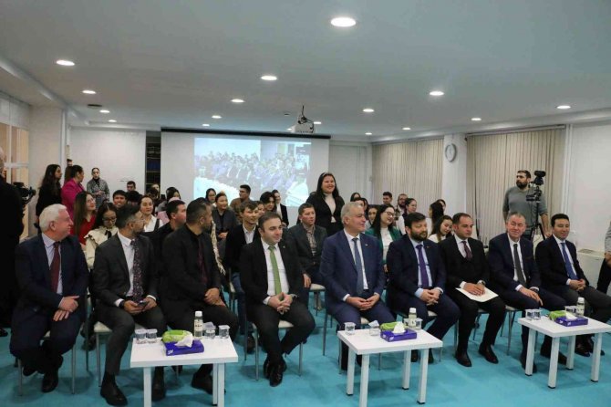 Aile Ve Sosyal Hizmetler Bakanı Derya Yanık, Ahmet Yesevi Üniversitesini Ziyaret Etti
